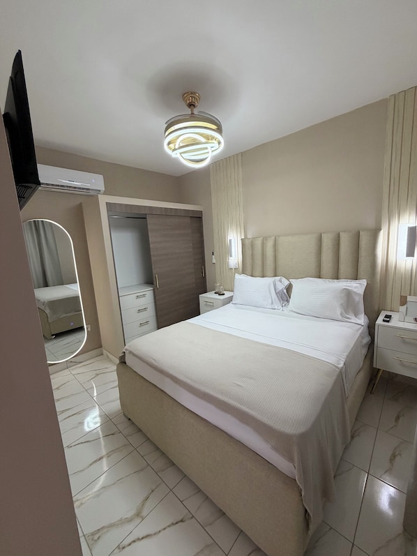 1 bedroom, in-room safe, iron/ironing board, free WiFi