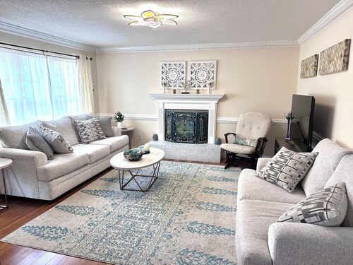 Spacious 4 bed, 2.5 bath, Masters Tournament Rental in welcoming Evans community