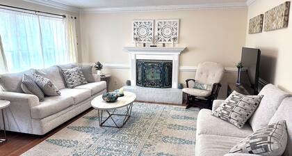 Spacious 4 bed, 2.5 bath, Masters Tournament Rental in welcoming Evans community