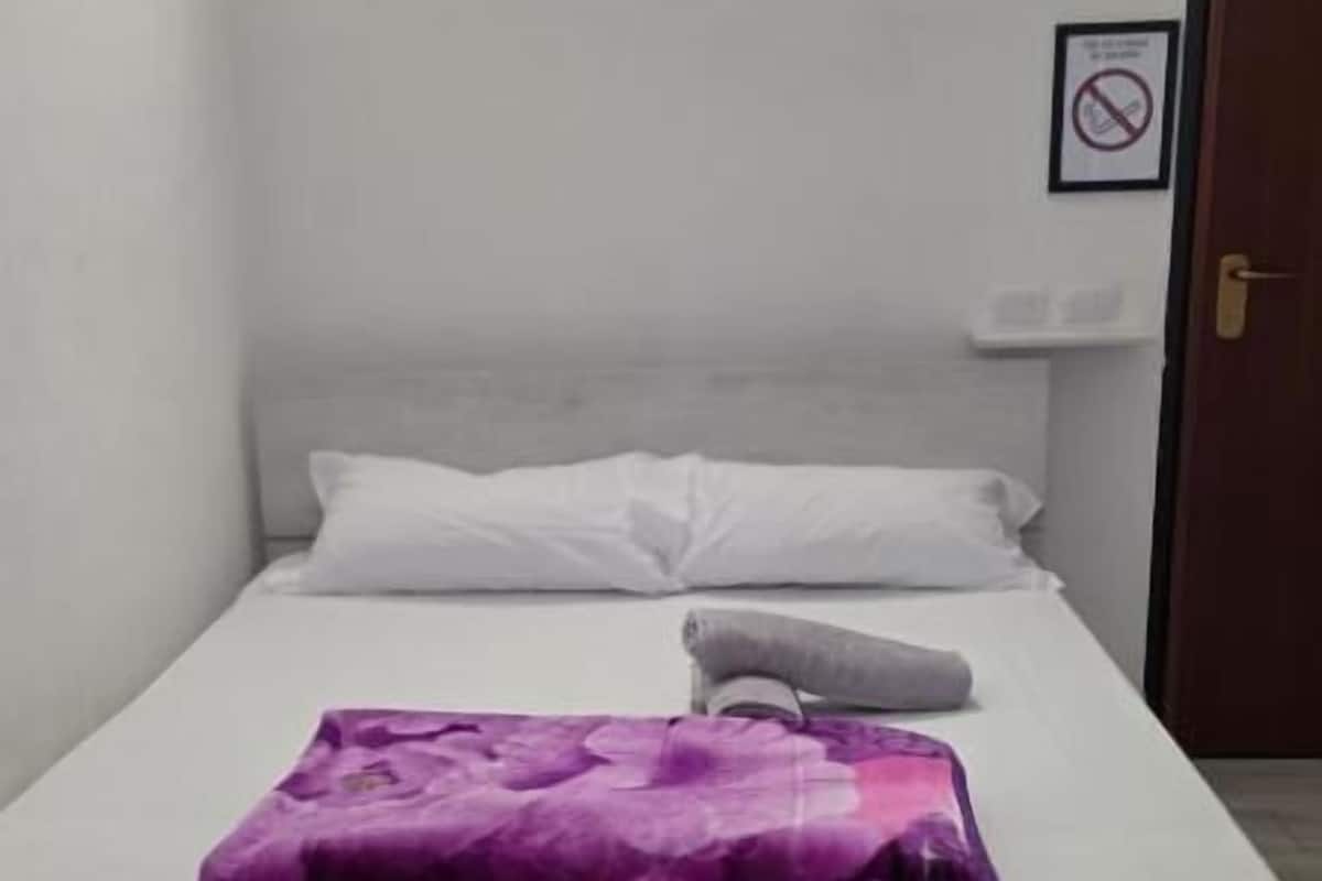 Standard-huoneisto, kaupunkinäköala | Pimennysverhot, silitysrauta/-lauta, ilmainen Wi-Fi