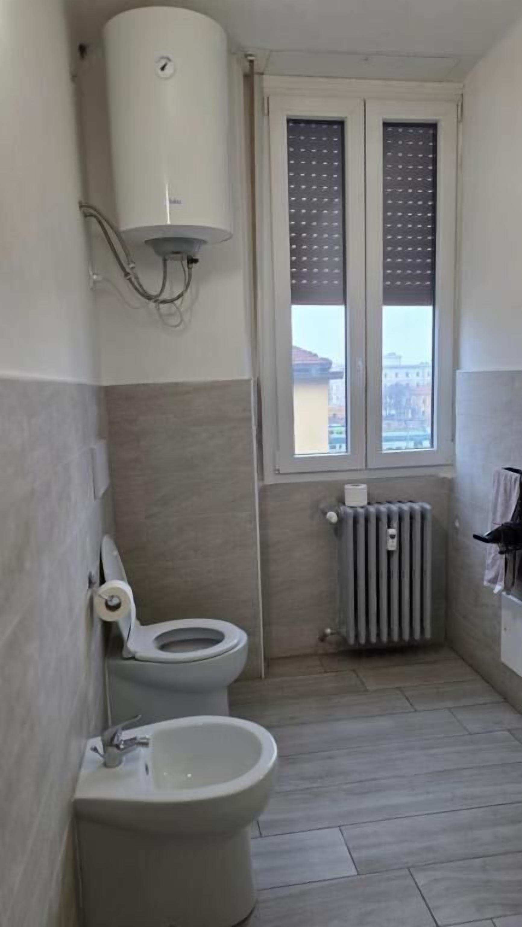 Apartemen Standar, pemandangan kota | Kamar mandi | Pengering rambut, kloset, handuk, dan sabun