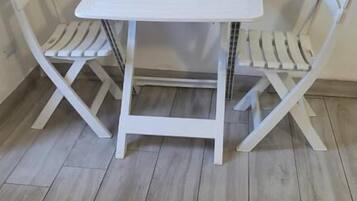 Leilighet – standard, balkong, byutsikt | Spiseområde