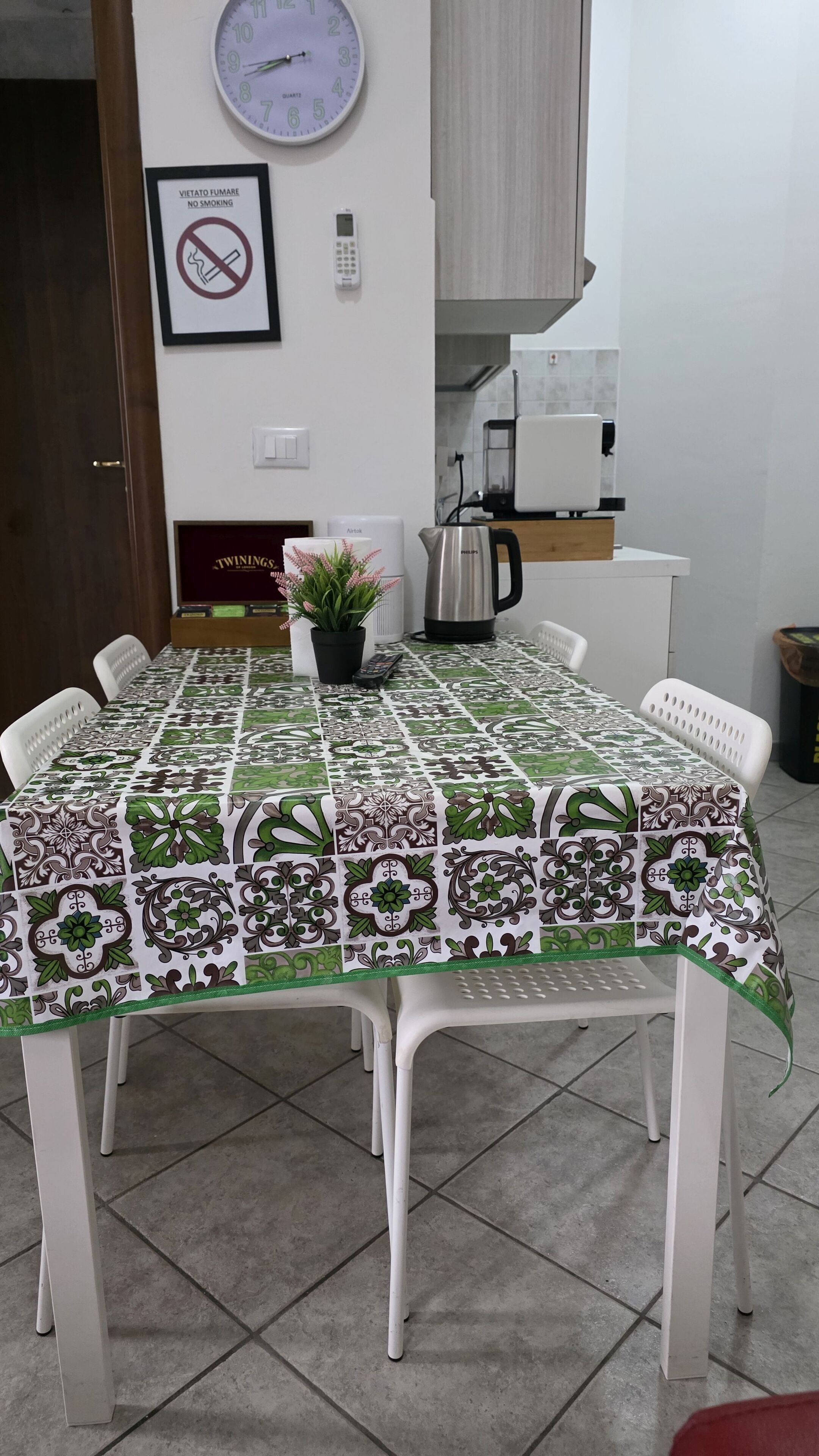 Standard-Apartment, Balkon, Blick auf den Innenhof