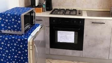 Comfort-huoneisto, parveke, näköala pihalle | Yksityinen keittiö