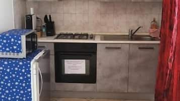 Comfort-Apartment, Balkon, Blick auf den Innenhof | Eigene Küche