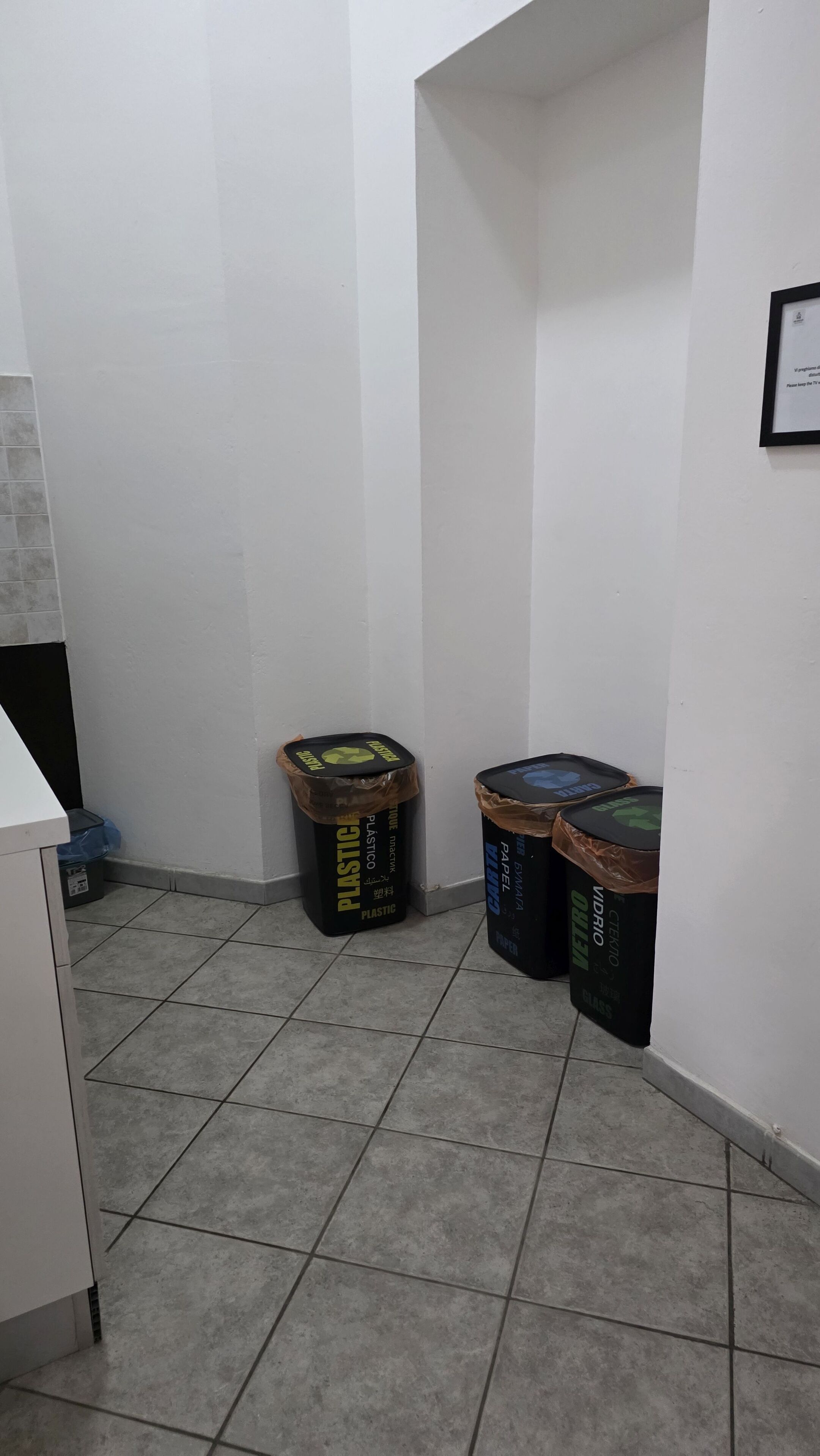 Appartamento Standard, balcone, vista cortile | Tende oscuranti, ferro/asse da stiro, Wi-Fi gratuito