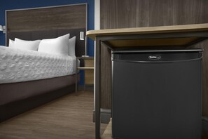 Cortinas blackout, tabla de planchar con plancha y wifi gratis 