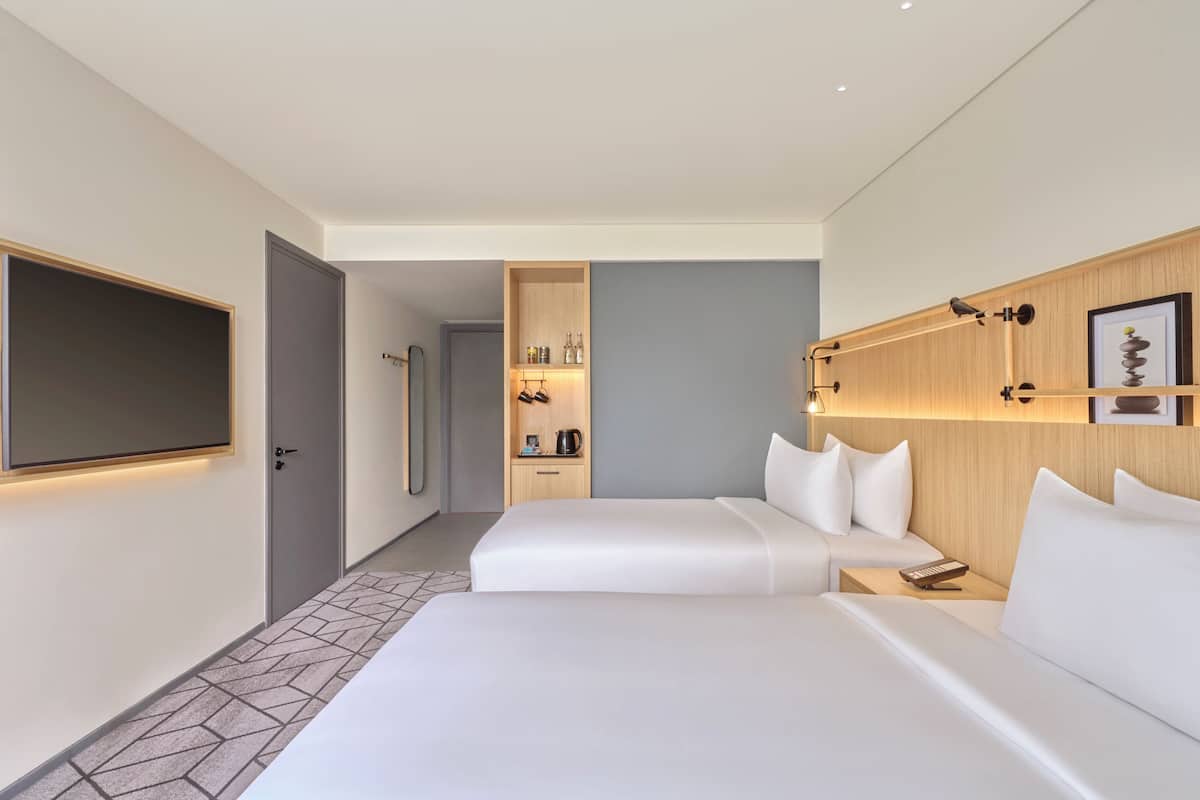 Premium bedding, minibar, in-room safe, desk