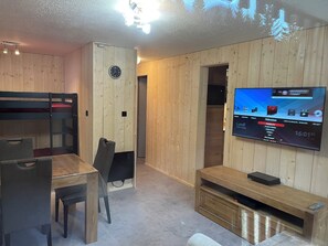 Interior - Chalet-style Mont Dore apartment at the foot of the slopes with mountain views! (Le Mont Dore)