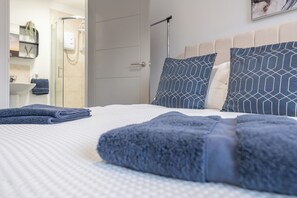 Iron/ironing board, free WiFi, bed sheets - Chapel Allerton Retreat for Families + Parking - Pass the Keys (Leeds)