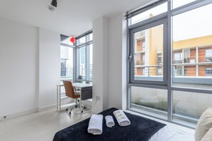 3 habitaciones, tabla de planchar con plancha y wifi gratis 