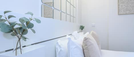 熨斗/熨衫板、免費 Wi-Fi、床單