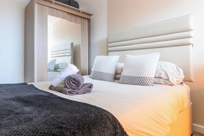 Iron/ironing board, free WiFi, bed sheets - Central Leeds Hub - Ideal for Couples/Families - Pass the Keys (Leeds)