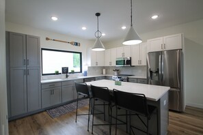 Microwave, oven, stovetop, dishwasher - Located centrally in the middle of Okoboji Iowa, 3 story townhome (Arnolds Park)