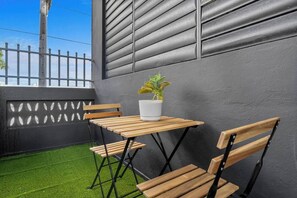 Outdoor dining - Nightlife & Beachside Bliss at La Placita (San Juan)