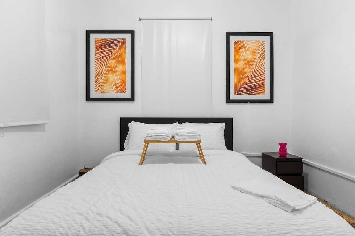 2 bedrooms, WiFi, bed sheets