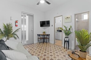 TV - La Placita Proximity with Beach & Nightlife (San Juan)