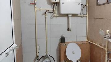 Dusj, hårføner, bidé og håndklær