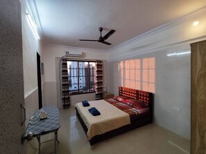 Bügeleisen/Bügelbrett, WLAN, Bettwäsche