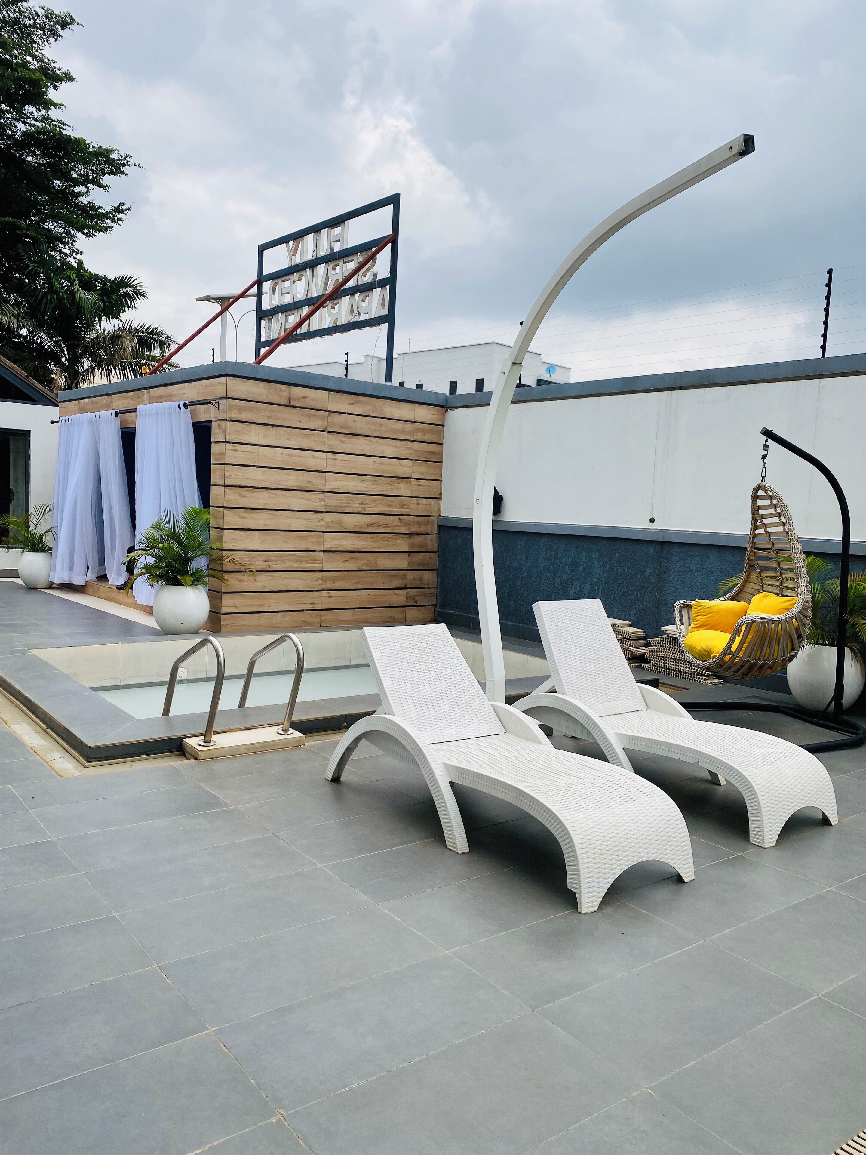 13 outdoor pools