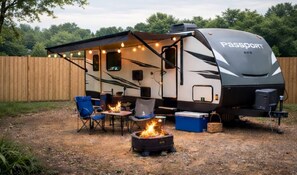 Property grounds - Acadia Basecamp, sleeps 6; NEW 34' RV, TV, AC great location in Southwest Harbor (Southwest Harbor)