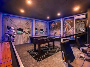 Games room - EPIC! Themed-Arcade-Theatre-Pool Table-Pool&Spa-3mi>Disney (Kissimmee)