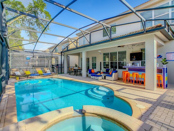 A heated pool - EPIC! Themed-Arcade-Theatre-Pool Table-Pool&Spa-3mi>Disney (Kissimmee)