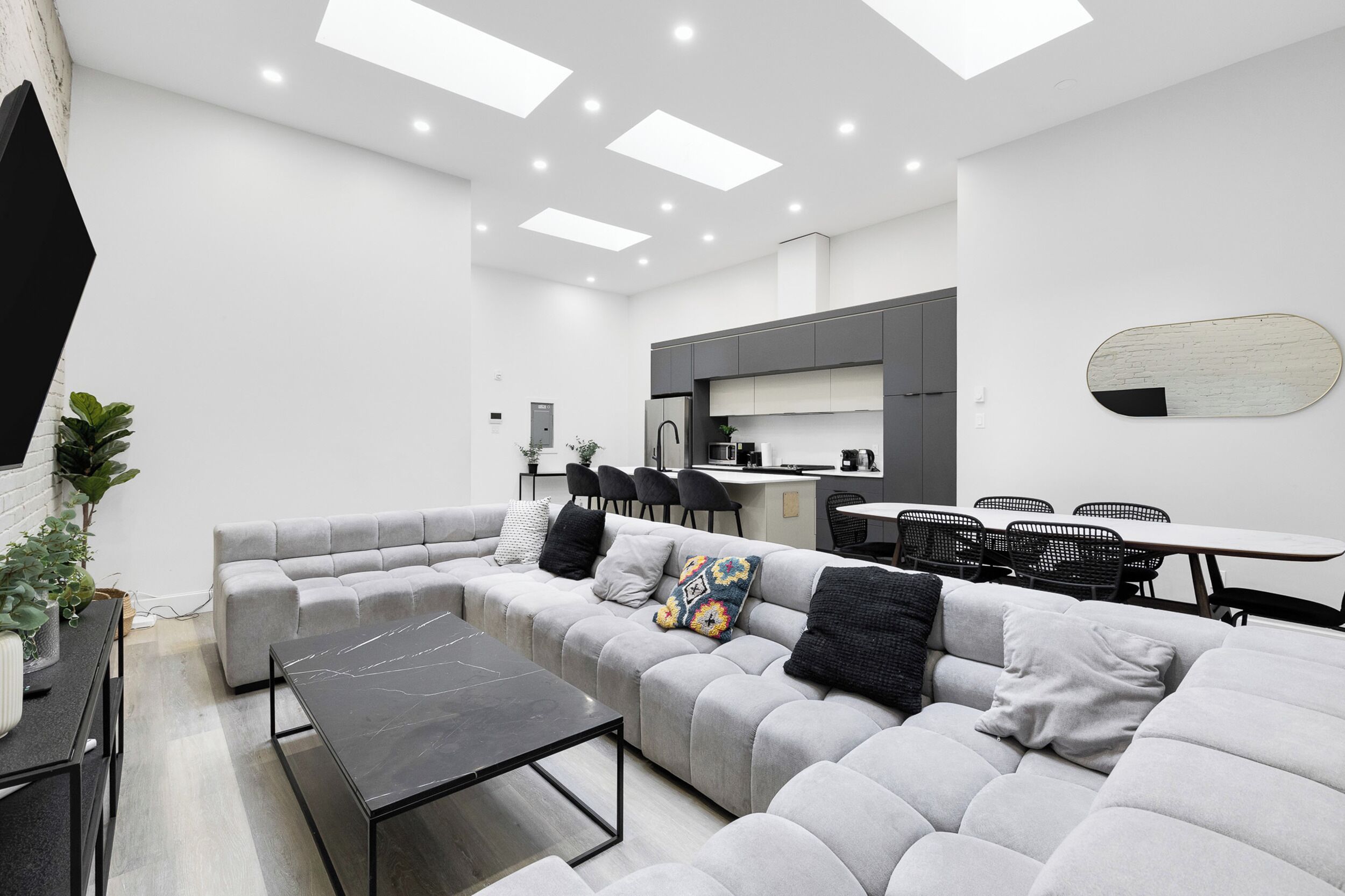 Deluxe-huoneisto, parveke, kaupunkinäköala | Oleskelualue