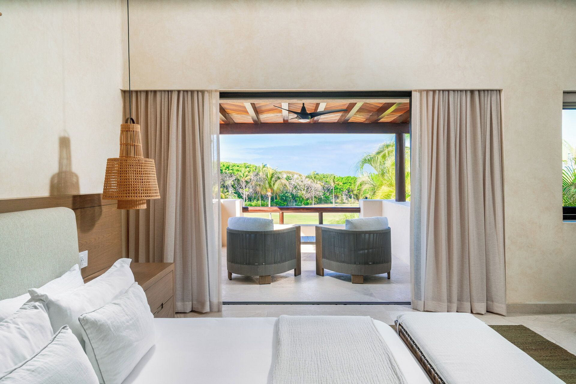 3 bedrooms, in-room safe, free WiFi, bed sheets