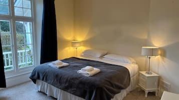 Iron/ironing board, free WiFi