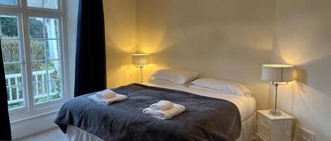 Iron/ironing board, free WiFi