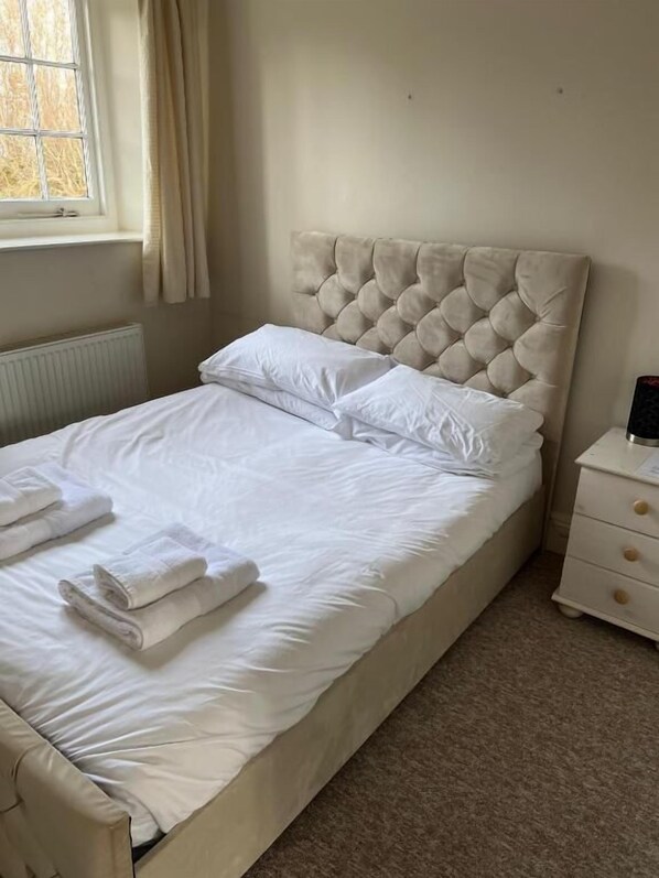 House, Garden View | Iron/ironing board, free WiFi - Croydon House (Minehead)