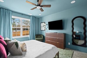 Room - Luxury Escape w/Billiards & Movie/Game Room (Decatur)