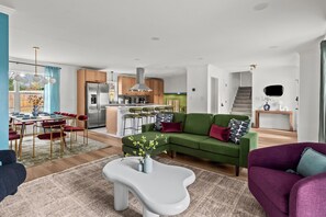 Living area - Luxury Escape w/Billiards & Movie/Game Room (Decatur)