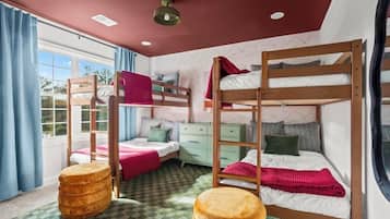 4 bedrooms, desk, iron/ironing board, travel crib