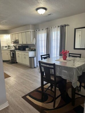 تناول الطعام