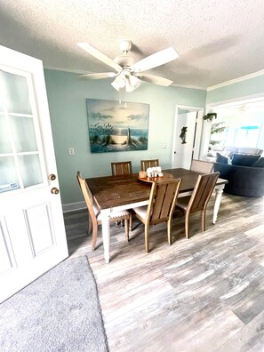 Dining - Pet-Friendly Beach House, Walk to Beach + Backyard (North Myrtle Beach)