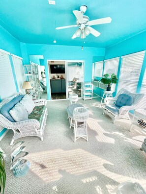 Smart TV - Pet-Friendly Beach House, Walk to Beach + Backyard (North Myrtle Beach)