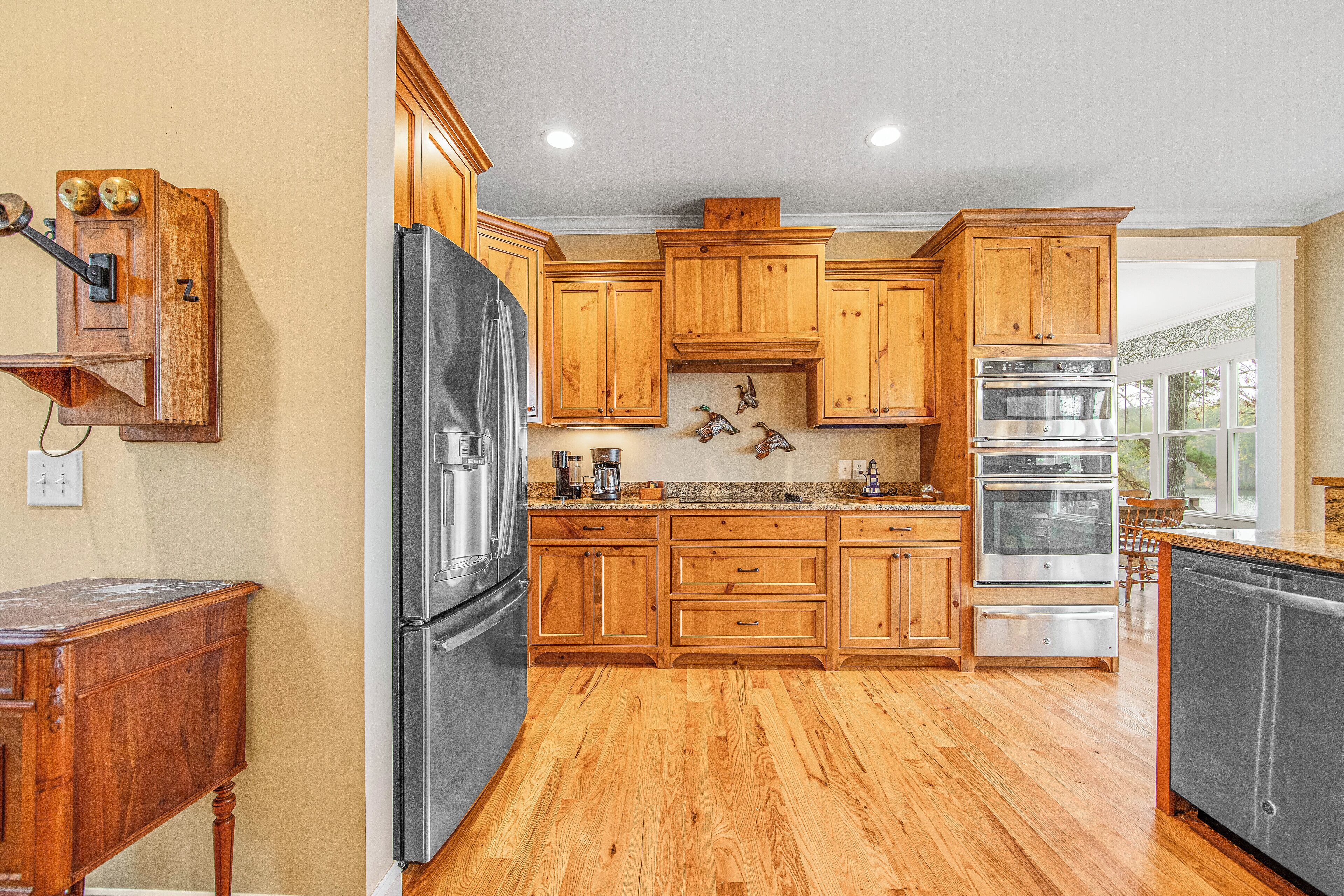 Micro-ondes, four, plaque de cuisson, lave-vaisselle