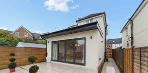 Terrace/patio - Family & Contractor Friendly, Sleeps 6, Maidenhead (Berkshire)