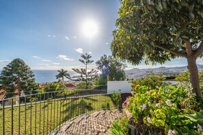House - Atlantic Bloom by Homie (Funchal)