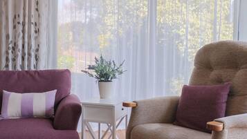 Cottage | Living area