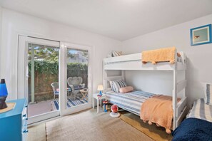 3 slaapkamers, een bureau, een strijkplank/strijkijzer, wifi