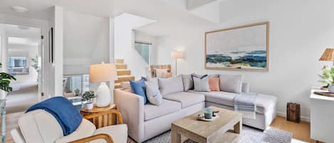 电视、壁炉、办公室