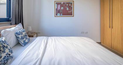 Port city haifa-beachfront 4 bdrms apartment+mamad