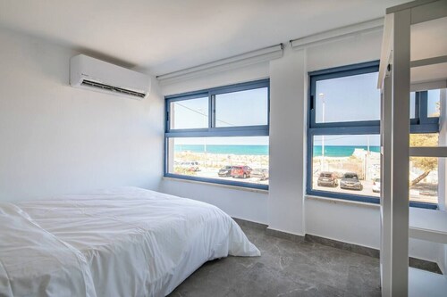 Port city - beachfront 3 bdrms apartment+mamad