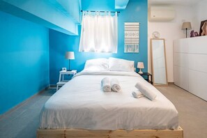 3 chambres, fer et planche à repasser, lit de bébé portatif