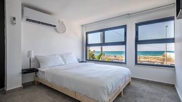 5 bedrooms, iron/ironing board, WiFi (free), bed sheets