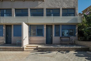 Exterior detail - PORT CITY - Beachfront 5 bdrms apartment+ MAMAD (Haifa)