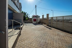 Property grounds - PORT CITY - Beachfront 5 bdrms apartment+ MAMAD (Haifa)